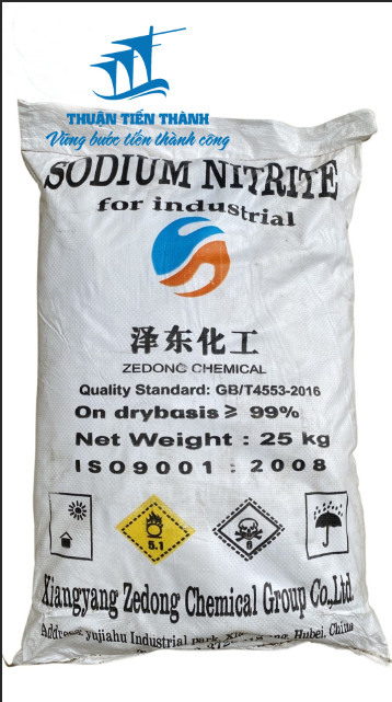 Sodium nitrite NaNO2 98%